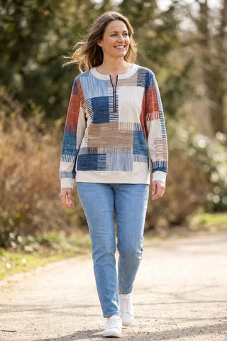 Bluza damska we wzory geometryczne