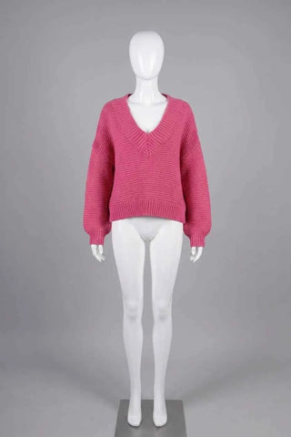 Dzianinowy sweter oversize z dekoltem V - Różowy
