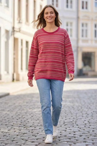 Sweter damski wzorzysty w paski - Różowy