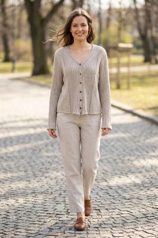 Sweter damski dzianinowy prążkowany - Beżowy