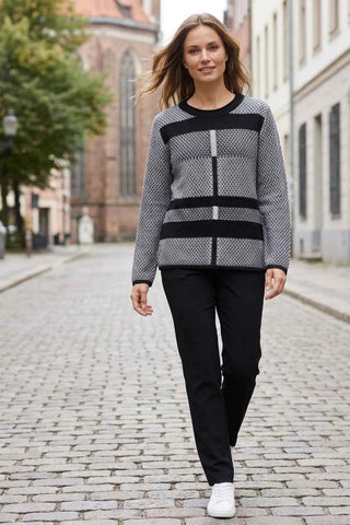 Sweter damski w paski i geometryczne wzory - Czarny