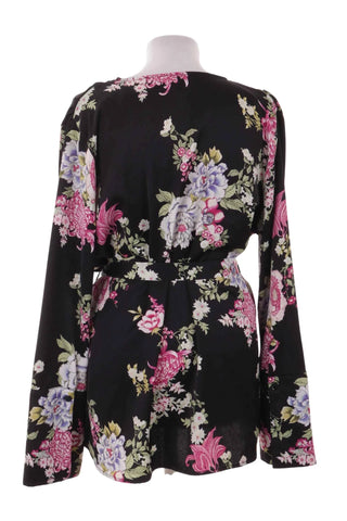 Narzutka kimono w kwiaty z paskiem - Czarna