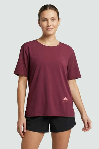 T-shirt Damski Sportowy Perforowany Nike - Bordowy