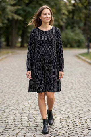 Sukienka w kropki z długim rękawem - Czarna
