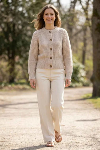 Sweter dziergany prążkowany - Beżowy